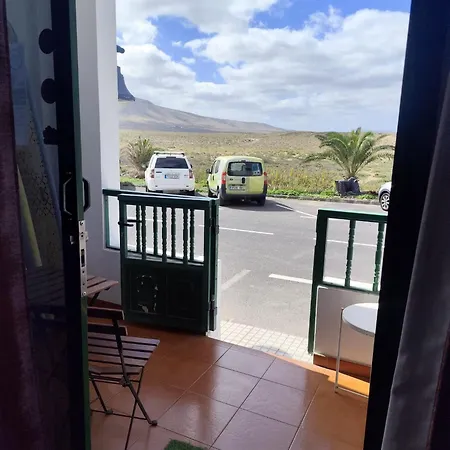 Lanzarote Surf House 6 Guests *