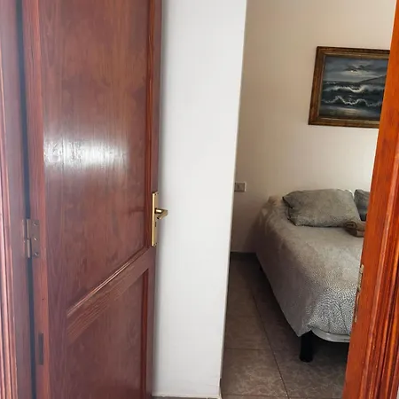 Lanzarote Surf House 6 Guests Apartamento Famara