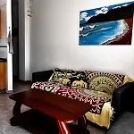 Lanzarote Surf House 6 Guests Lägenhet Famara